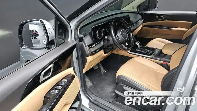 Kia Carnival 2021 — Фото 13/20