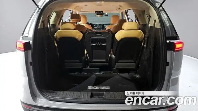 Kia Carnival 2021 — Фото 20/20