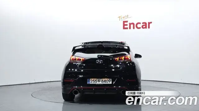 Hyundai Veloster 2021 — Photo 2/20