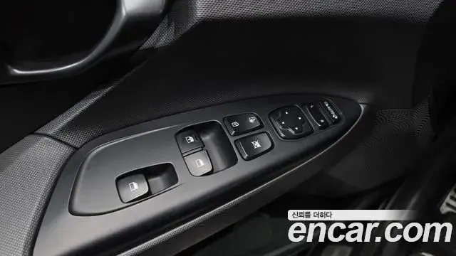 Hyundai Veloster 2021 — Photo 17/20