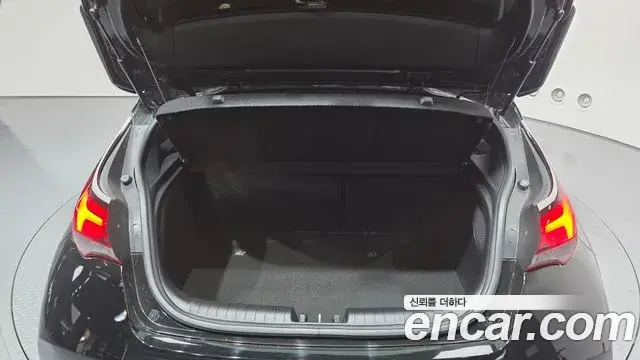 Hyundai Veloster 2021 — Photo 4/20