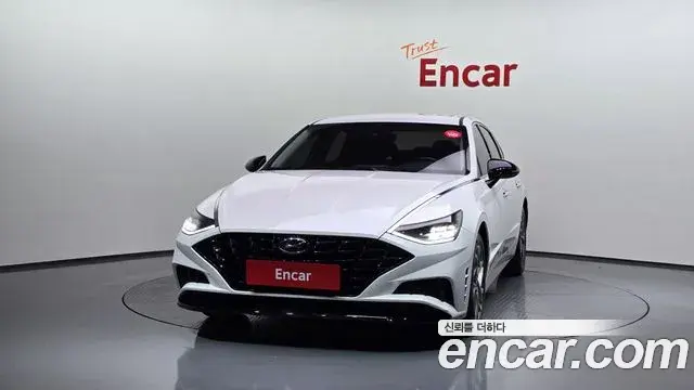 Hyundai Sonata Hybrid 2022 — Photo 17/20