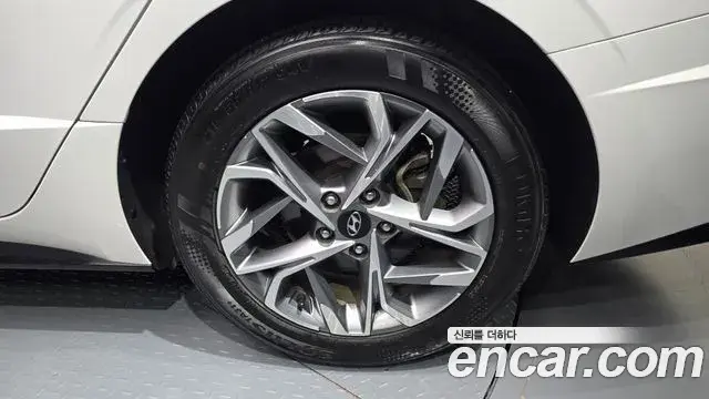 Hyundai Sonata Hybrid 2022 — Photo 2/20