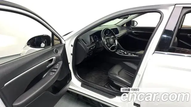 Hyundai Sonata Hybrid 2022 — Photo 4/20