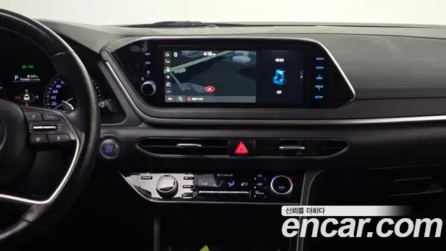 Hyundai Sonata Hybrid 2022 — Photo 8/20