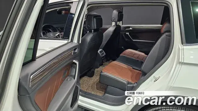 Volkswagen Tiguan Allspace 2023 — Photo 16/20
