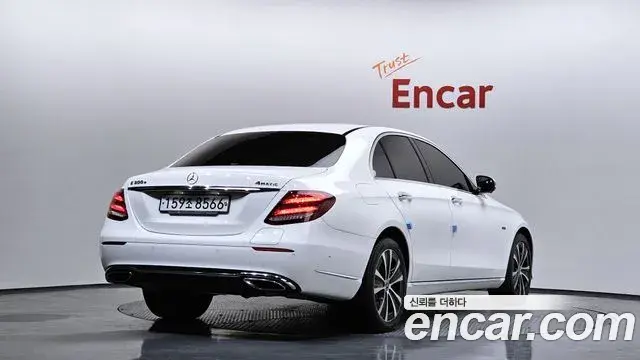 Mercedes-Benz E-Class 2020 — ფოტო 1/20