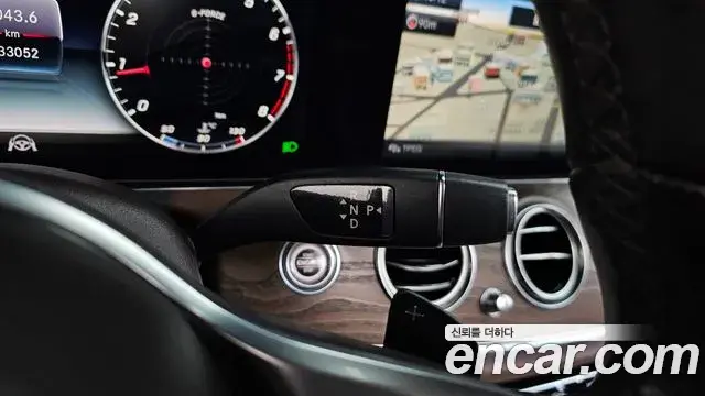 Mercedes-Benz E-Class 2020 — ფოტო 3/20