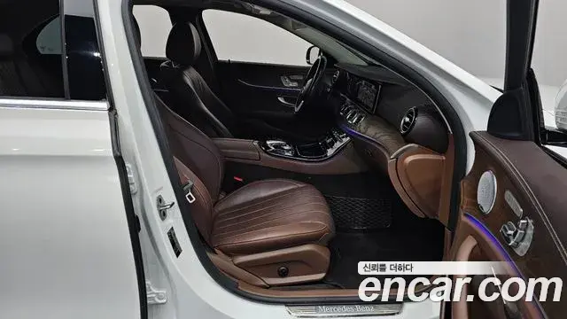 Mercedes-Benz E-Class 2020 — ფოტო 5/20