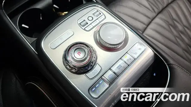 Genesis G90 2023 — Photo 17/20