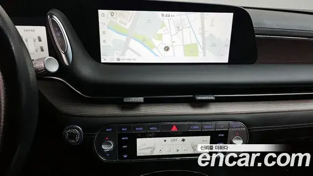 Genesis G90 2023 — Photo 18/20