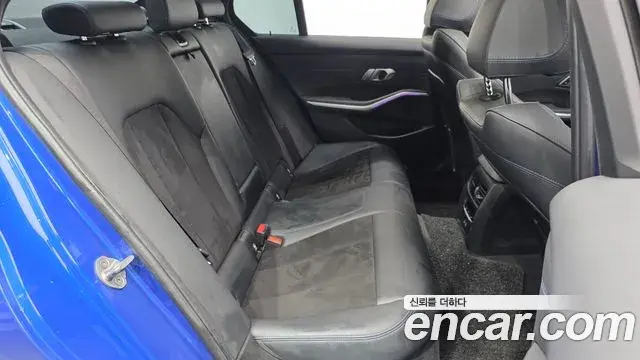 BMW 3 Series 2020 — Photo 18/20