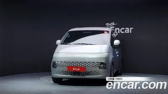 Hyundai Staria 2025 — Фото 3/20