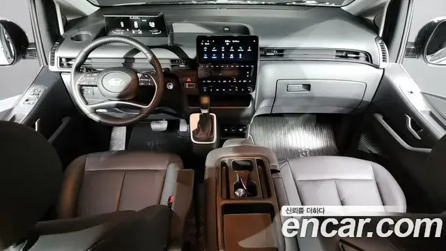 Hyundai Staria 2025 — Фото 7/20
