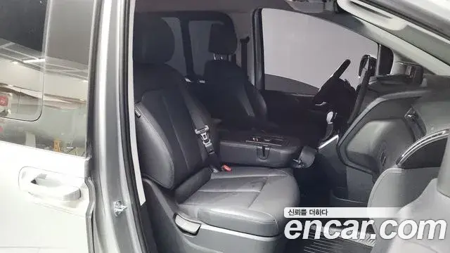 Hyundai Staria 2025 — Фото 11/20