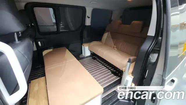 Hyundai Staria 2025 — Фото 12/20