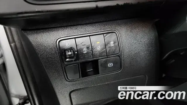 Hyundai Staria 2025 — Фото 18/20