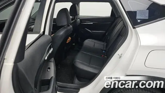 Kia Seltos 2019 — ფოტო 18/20