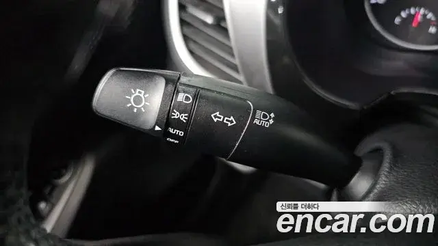 Kia Seltos 2019 — ფოტო 13/20