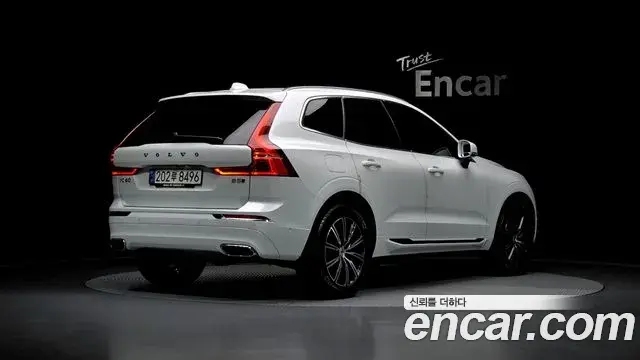 Volvo XC60 2021 — Фото 2/20
