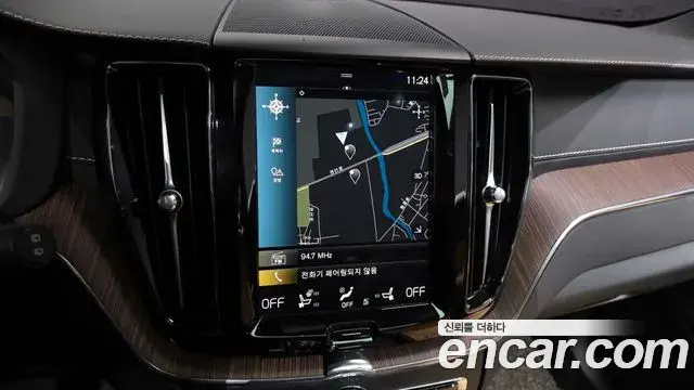 Volvo XC60 2021 — Фото 14/20