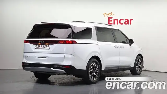 Kia Carnival 2023 — Фото 2/20