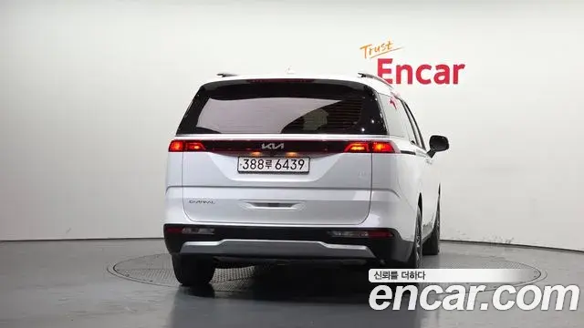 Kia Carnival 2023 — Фото 4/20