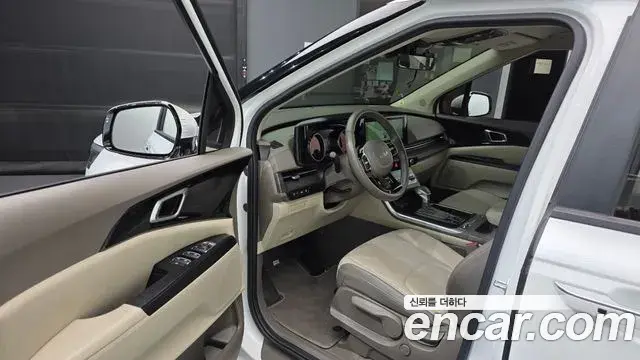 Kia Carnival 2023 — Фото 10/20