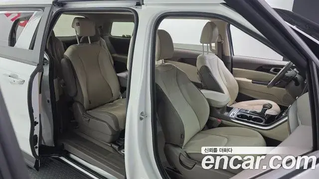 Kia Carnival 2023 — Фото 12/20