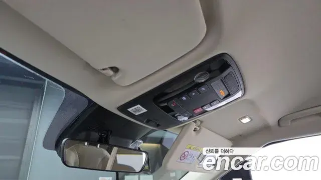Kia Carnival 2023 — Фото 19/20