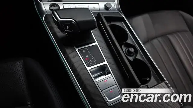 Audi A6 2022 — ფოტო 17/20