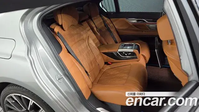 BMW 7 Series 2019 — ფოტო 7/20