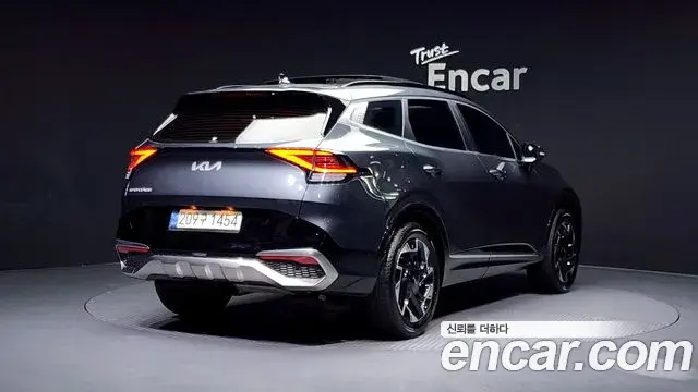 Kia Sportage 2022 — ფოტო 17/20