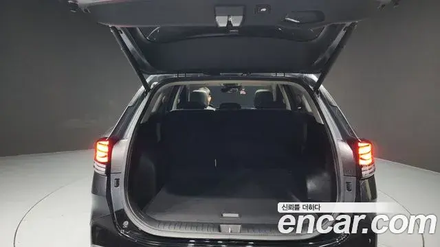 Kia Sportage 2022 — ფოტო 16/20