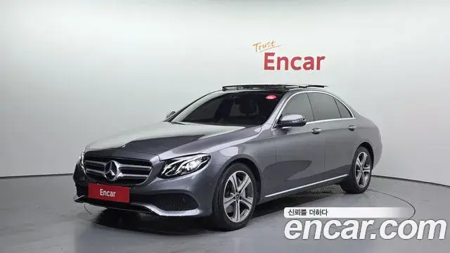Mercedes-Benz E-Class 2018 — ფოტო 17/20