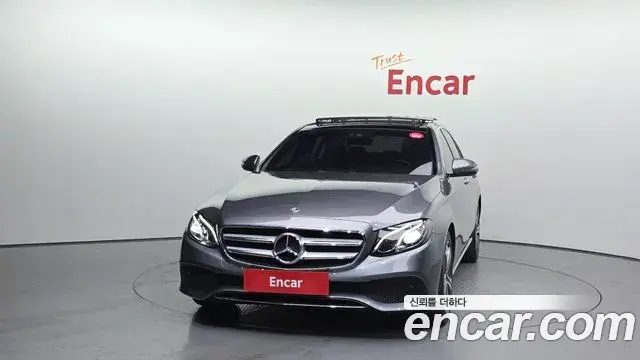 Mercedes-Benz E-Class 2018 — ფოტო 7/20