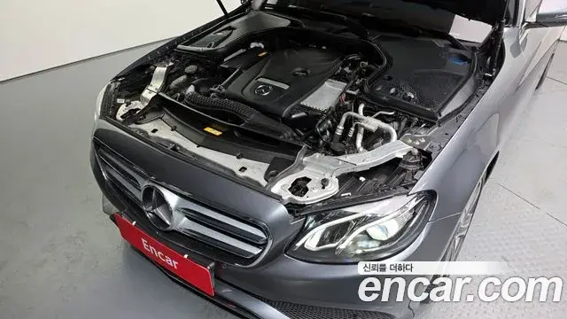 Mercedes-Benz E-Class 2018 — ფოტო 4/20