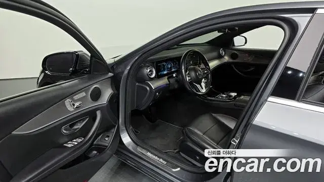 Mercedes-Benz E-Class 2018 — ფოტო 12/20