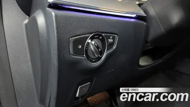 Mercedes-Benz E-Class 2018 — ფოტო 1/20