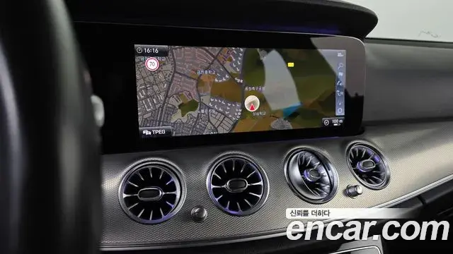 Mercedes-Benz E-Class 2018 — ფოტო 18/20