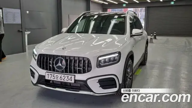 Mercedes-Benz GLB-Class 2025 — ფოტო 4/18