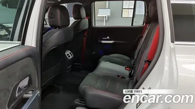 Mercedes-Benz GLB-Class 2025 — ფოტო 13/18