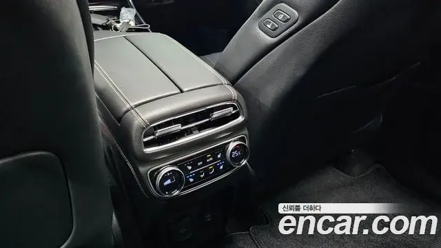 Genesis GV80 2021 — Photo 18/39