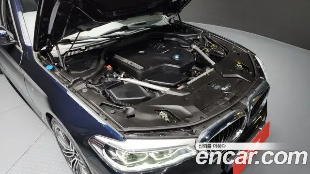 BMW 5 Series 2020 — ფოტო 8/20