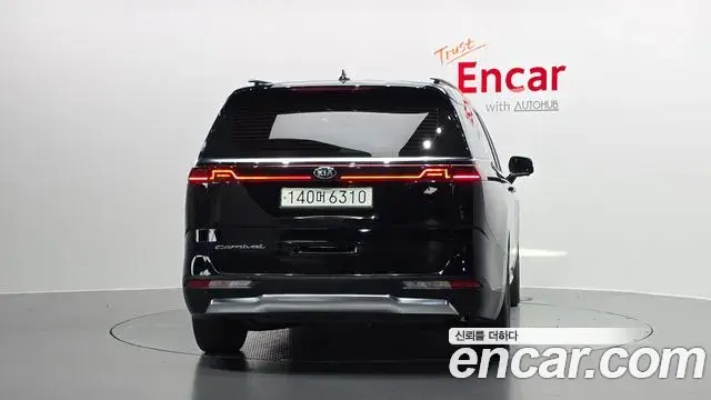 Kia Carnival 2021 — Photo 19/20