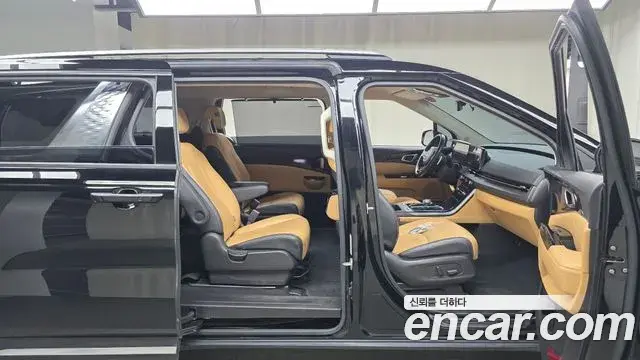 Kia Carnival 2021 — Photo 15/20