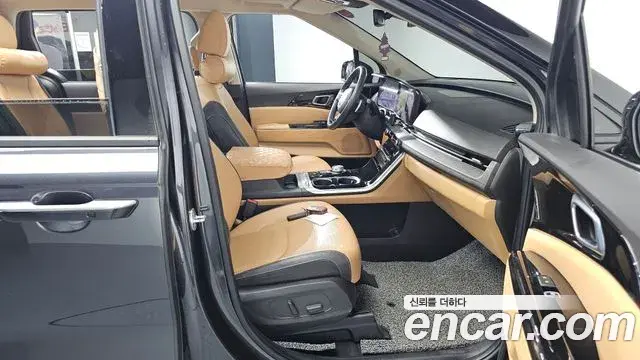 Kia Carnival 2022 — Фото 11/20