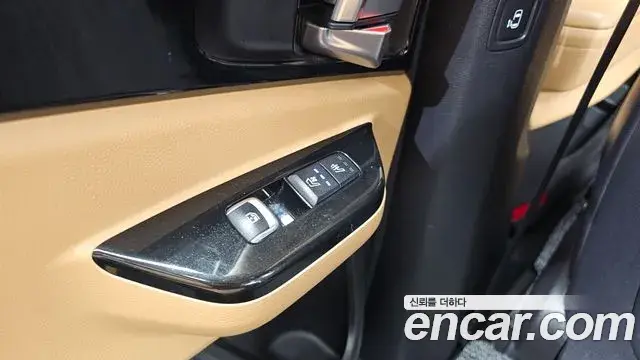 Kia Carnival 2022 — Фото 17/20