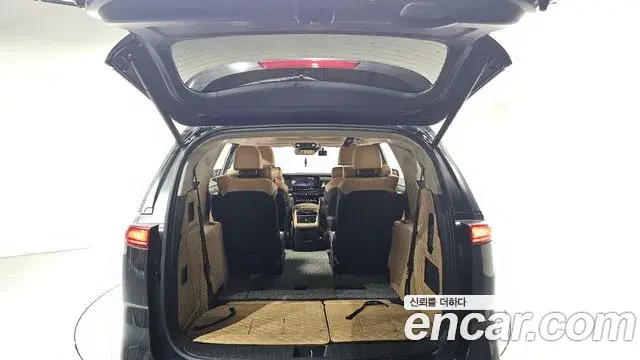 Kia Carnival 2022 — Фото 20/20