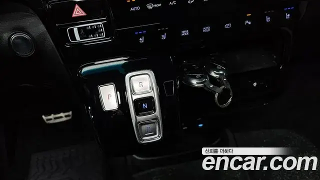 Hyundai Staria 2025 — Şəkil 14/20